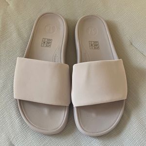 Lululemon Restfeel Slide
